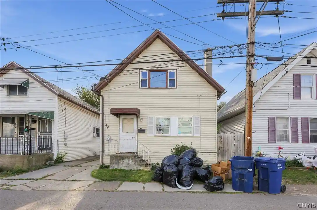 Single family home for sale at 44 Hoffman Pl, Buffalo, NY 14207 | MLS# S1724102 | Listing updated on 2026-10-28