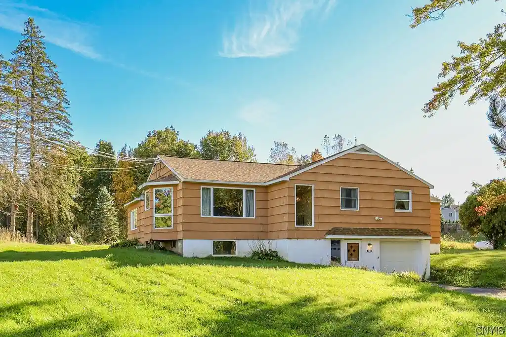 Photo 1 of Single family home for sale at 8393 River Rd, Baldwinsville, NY 13027 | MLS# S1695334 | Listing updated on 2026-10-29