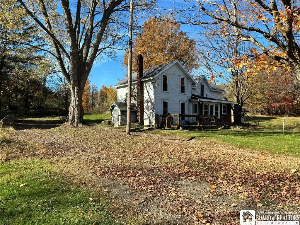 Photo 1 of Single family home for sale at 9185 Chautauqua Rd, Fredonia, NY 14063 | MLS# R1725684 | Listing updated on 2026-10-29