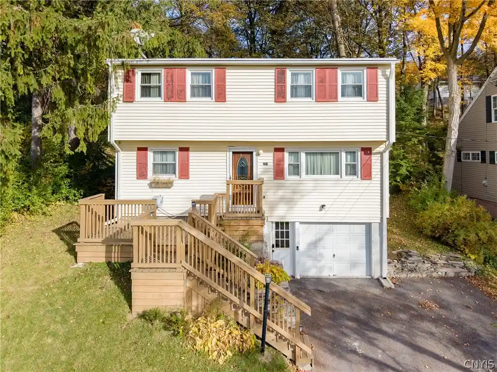Photo 1 of Single family home for sale at 203 Latter Dr, Syracuse, NY 13205 | MLS# S1725603 | Listing updated on 2026-10-29