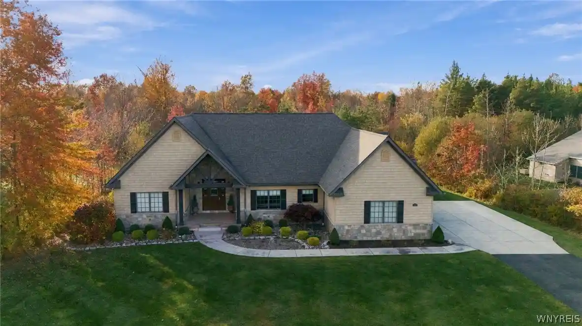 Photo 1 of Single family home for sale at 6620 Conner Rd, East Amherst, NY 14051 | MLS# B1724505 | Listing updated on 2026-10-29