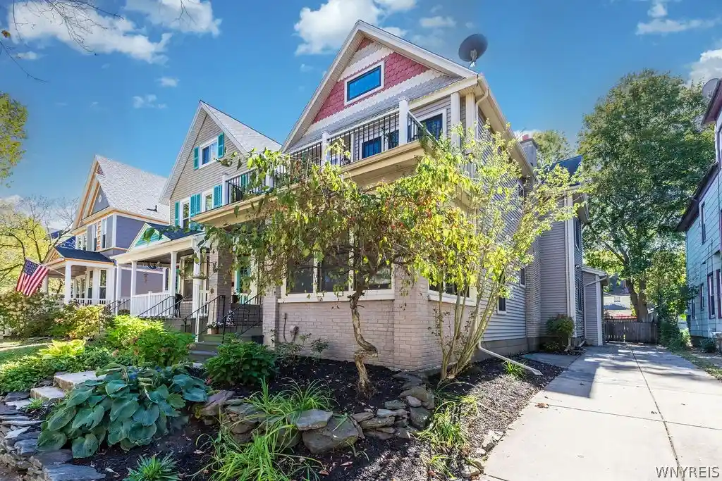 Photo 1 of Single family home for sale at 290 Lexington Ave, Buffalo, NY 14222 | MLS# B1725697 | Listing updated on 2026-10-29