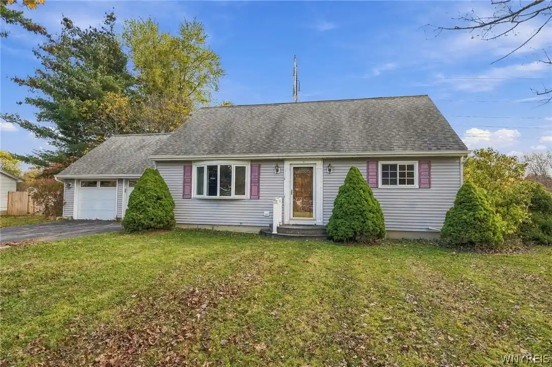 Single family home for sale at 5 Candy Ln, Orchard Park, NY 14127 | MLS# B1725627