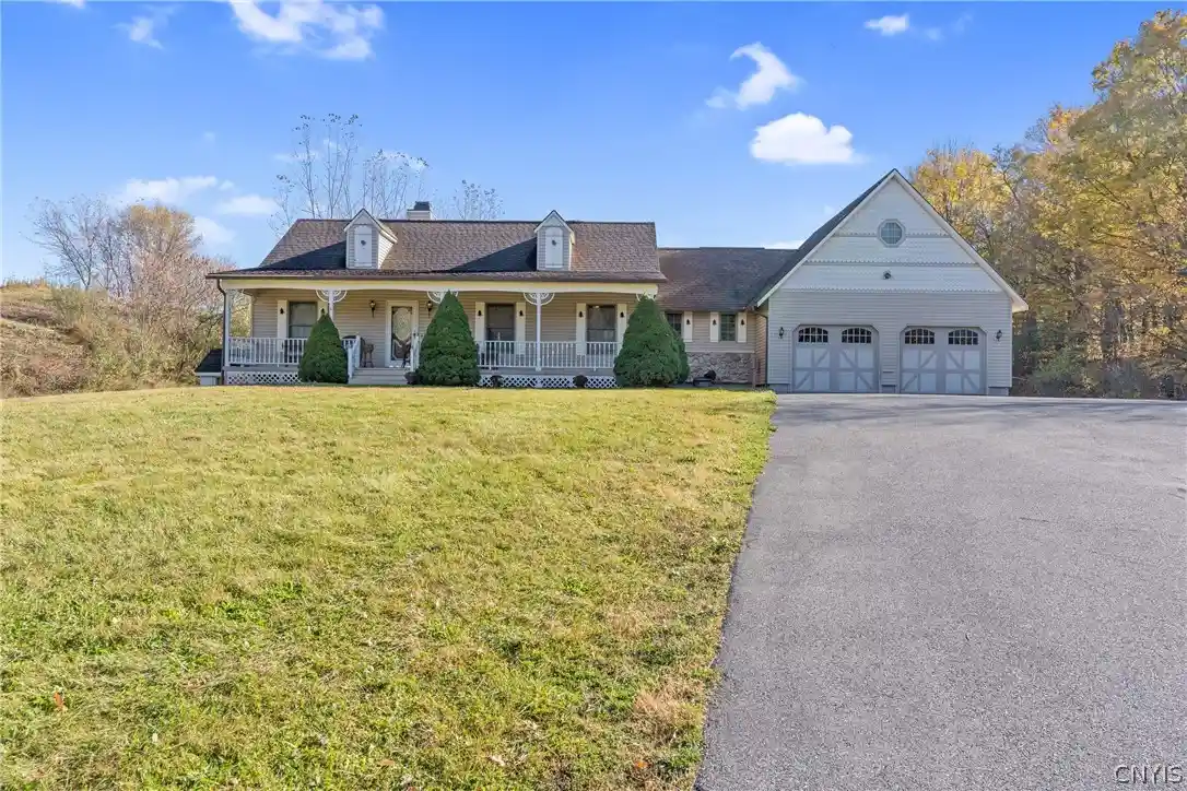 Photo 1 of Single family home for sale at 1427 Glenwood Ave, Oneida, NY 13421 | MLS# S1721028 | Listing updated on 2026-10-29