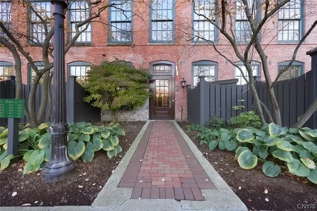 Listing Photo 1 - Condo for sale in 429 N Franklin St located at 429 N Franklin St, Syracuse, NY 13204 - Unit #105