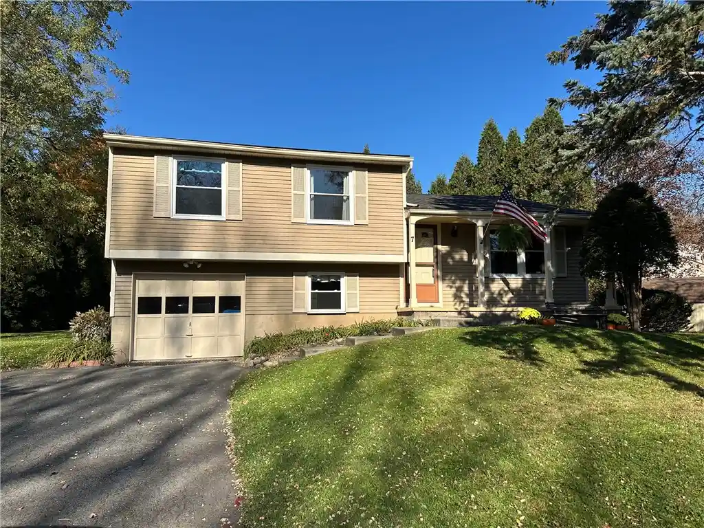 Single family home for sale at 7 Matthew Cir, Rochester, NY 14624 | MLS# R1725739