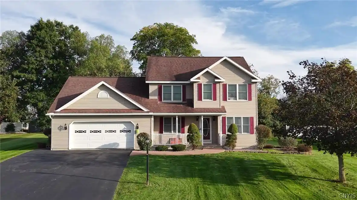 Single family home for sale at 532 Bretts, Whitesboro, NY 13492 | MLS# S1724400