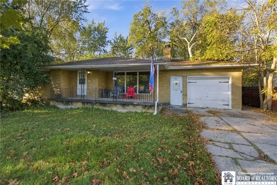 Single family home for sale at 262 Englewood Ave, Buffalo, NY 14214 | MLS# R1725755 | Listing updated on 2026-10-29