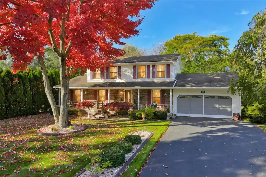 Single family home for sale at 27 Briar Wood Ln, Rochester, NY 14626 | MLS# R1725381 | Listing updated on 2026-10-29