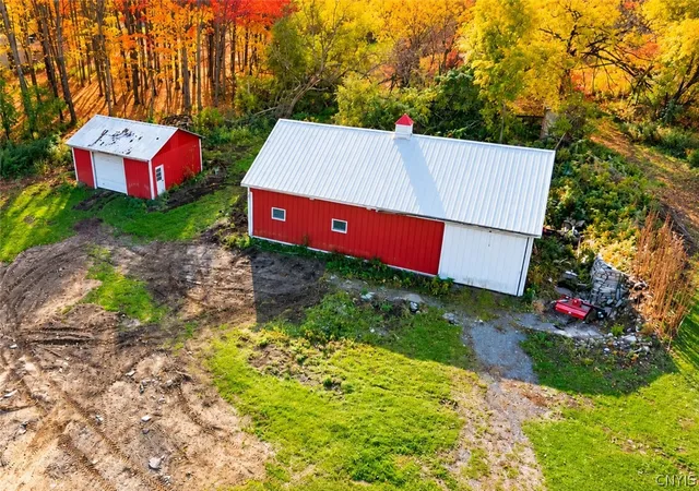 Photo 3 of Single family home for sale at 3442 Howlett Hl Rd, Onondaga, NY 13031 | MLS# S1725760 | Listing updated on 2026-10-30
