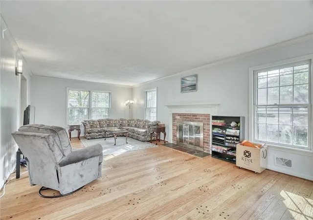 Photo 1 of Single family home for sale at 31 Oak Manor Ln, Pittsford, NY 14534 | MLS# R1725357 | Listing updated on 2026-10-30