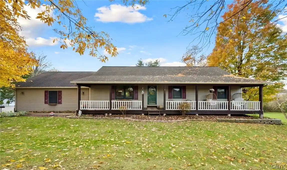 Photo 1 of Single family home for sale at 4231 Westshore Manor Rd, Jamesville, NY 13078 | MLS# S1725212 | Listing updated on 2026-10-31