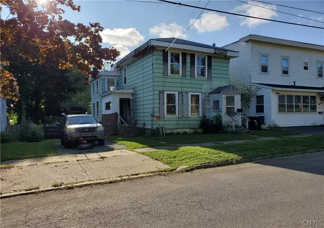 Homes for sale in Oswego, NY | 202 E 5th St, Oswego, NY 13126 | MLS# S1293546