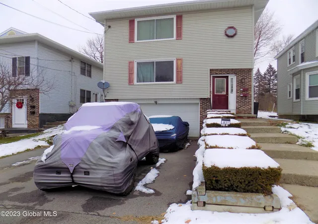Photo 3 of Sale Pending at 829 831 Salina St, Schenectady, NY 12308 | MLS# 202310344 | Listing updated on 2024-11-13