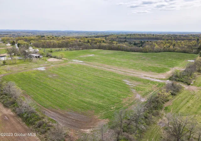 Photo 3 of Sale Pending at 292 Clapper Rd, Selkirk, NY 12158 | MLS# 202315768 | Listing updated on 2024-10-26