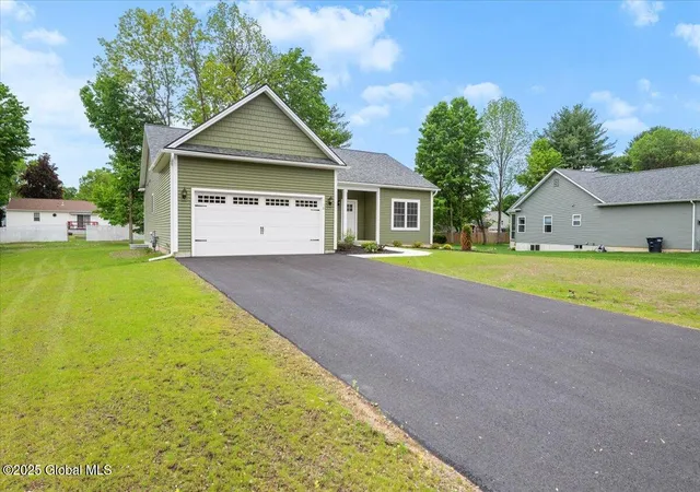 27th image of 4 Berry Dr, Queensbury, NY 12804 | MLS# 202517350