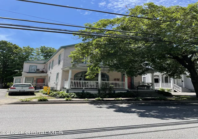 Photo 4 of Quadruplex at 142 Washington St, Saratoga Springs, NY 12866 | MLS# 202418781 | | Sold on 2025-02-28