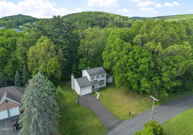 5th image of 21 Bellwood Ln, Schodack, NY 12033 | MLS# 202618973