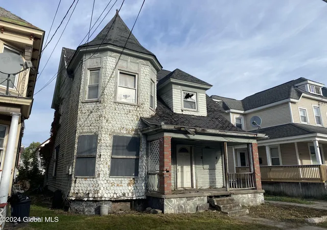 1st image of 27 Robinson St, Schenectady, NY 12304 | MLS# 202427515