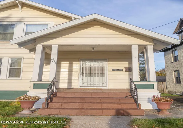 2nd image of 409 Bedford Rd, Schenectady, NY 12308 | MLS# 202428471