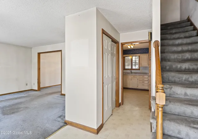 4th image of 2209 Balltown Rd, Schenectady, NY 12309 | MLS# 202510247