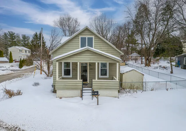 3rd image of 1336 Van Antwerp Rd, Schenectady, NY 12309 | MLS# 202512282