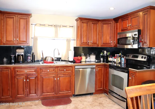3rd image of 3405 Leroy St, Schenectady, NY 12304 | MLS# 202512355