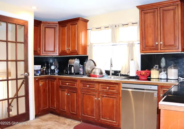 5th image of 3405 Leroy St, Schenectady, NY 12304 | MLS# 202512355