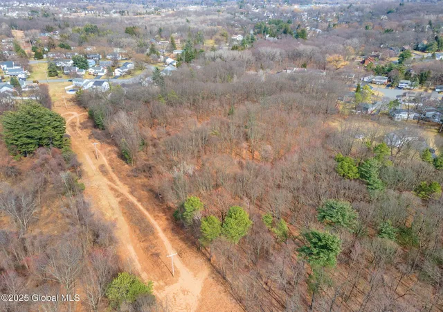 11th image of 230a Old Niskayuna Rd, Colonie, NY 12110 | MLS# 202514147