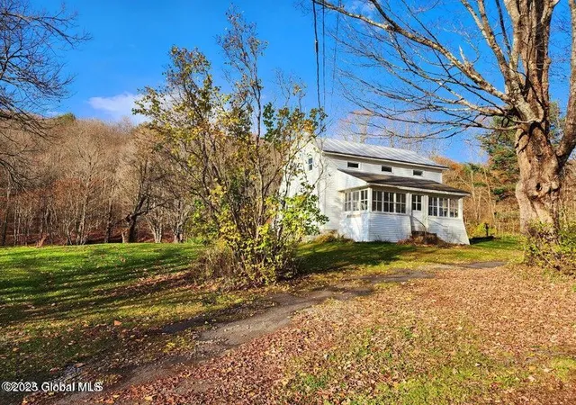 Photo 3 of Sale Pending at 105 Vintonton Rd, Warnerville, NY 12187 | MLS# 202513105 | Listing updated on 2025-03-31