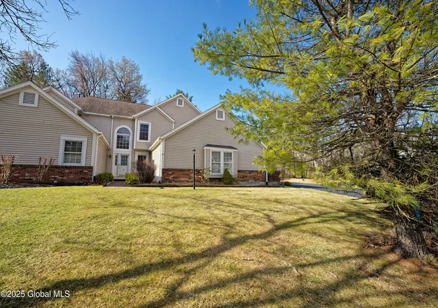 2nd image of 82 Killarney Dr, Schenectady, NY 12309 | MLS# 202514126