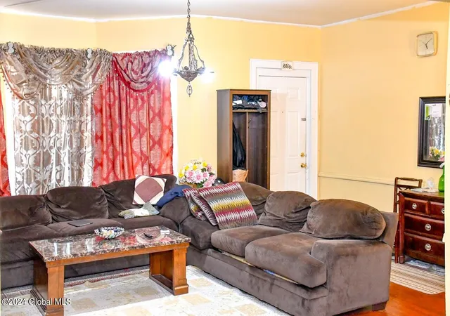5th image of 48 Elm St, Schenectady, NY 12304 | MLS# 202514166