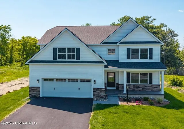 2nd image of 4 Wedgewood Dr, Colonie, NY 12211 | MLS# 202520777