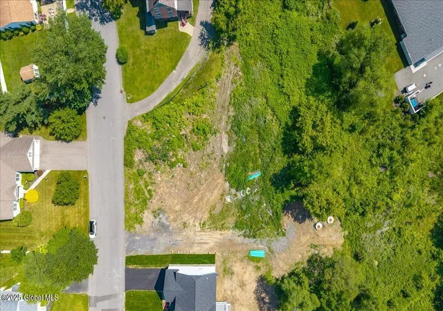 5th image of 6 Wedgewood Dr, Colonie, NY 12211 | MLS# 202520778