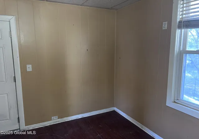 3rd image of 4 Wesley Ave, Schenectady, NY 12304 | MLS# 202516510