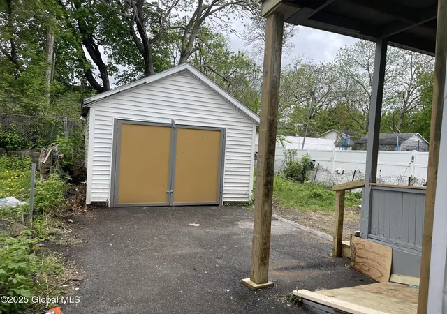 2nd image of 1540 Foster Ave, Schenectady, NY 12308 | MLS# 202517166
