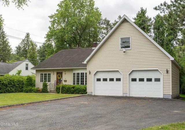 29th image of 72 Pashley Rd, Schenectady, NY 12302 | MLS# 202620787