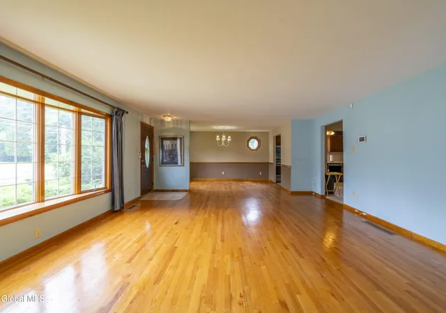 4th image of 72 Pashley Rd, Schenectady, NY 12302 | MLS# 202620787