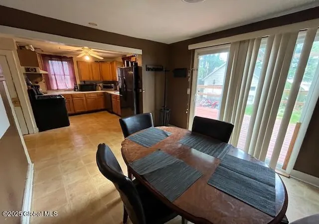 Photo 4 of Single Family Residence at 3 Tulip St, Schenectady, NY 12306 | MLS# 202517064 |  | Sold on 2025-12-08