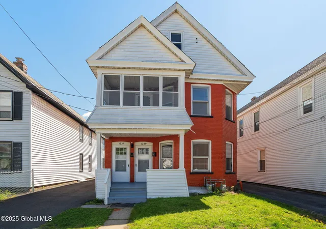 4th image of 1237 4Th Ave, Schenectady, NY 12303 | MLS# 202517124