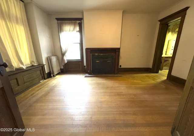 4th image of 105 Seward Pl, Schenectady, NY 12305 | MLS# 202517167