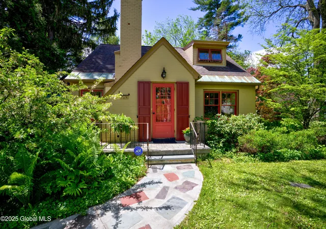 1st image of 1524 Grenoside Ave, Schenectady, NY 12309 | MLS# 202518001