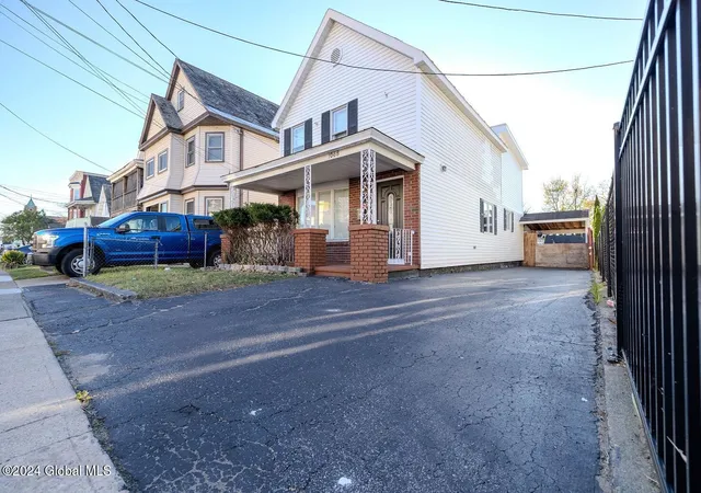 4th image of 1068 Congress St, Schenectady, NY 12303 | MLS# 202517781