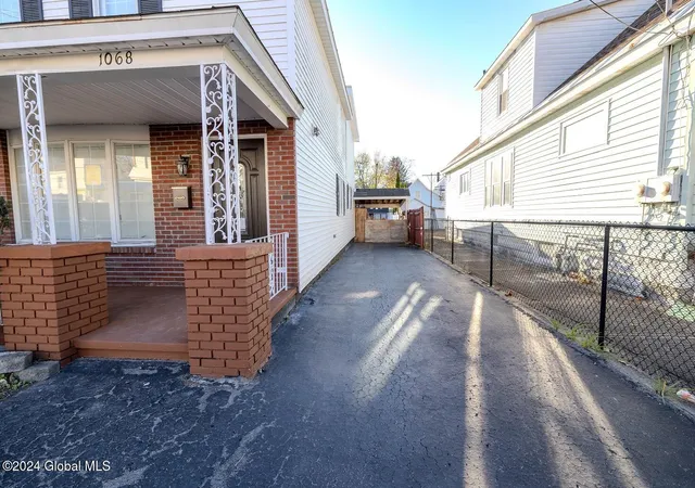 5th image of 1068 Congress St, Schenectady, NY 12303 | MLS# 202517781