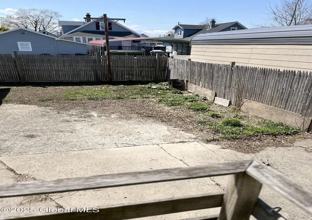 3rd image of 1554 Hawthorne St, Schenectady, NY 12303 | MLS# 202517830