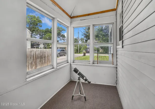 5th image of 2 Bartlett Pl, Schenectady, NY 12302 | MLS# 202520886