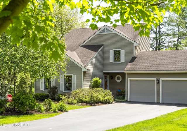 1st image of 844 Red Oak Dr, Schenectady, NY 12309 | MLS# 202518340