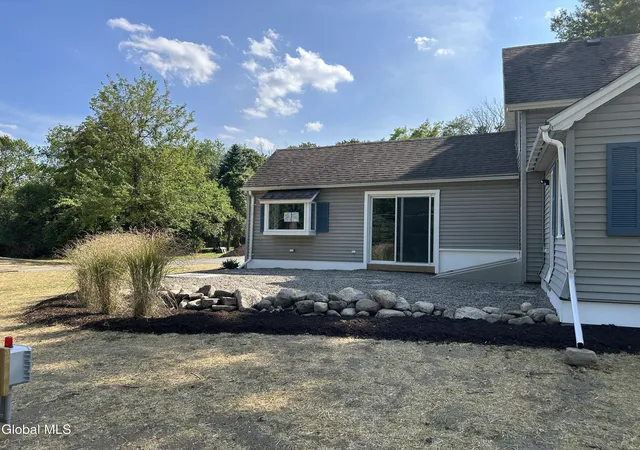 4th image of 168 Spring Rd, Schenectady, NY 12302 | MLS# 202518979