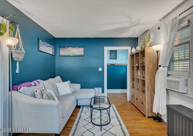 4th image of 29 Cuthbert St, Schenectady, NY 12302 | MLS# 202519918