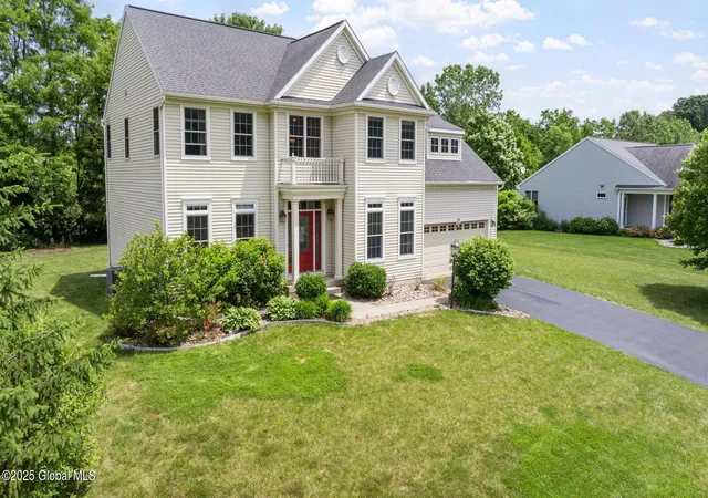 2nd image of 28 Empire Dr, Schenectady, NY 12309 | MLS# 202519808